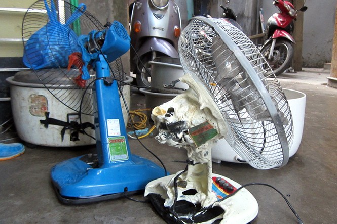 Khu lán công nhân tan hoang sau 1 giờ chìm trong lửa đỏ - ảnh 6