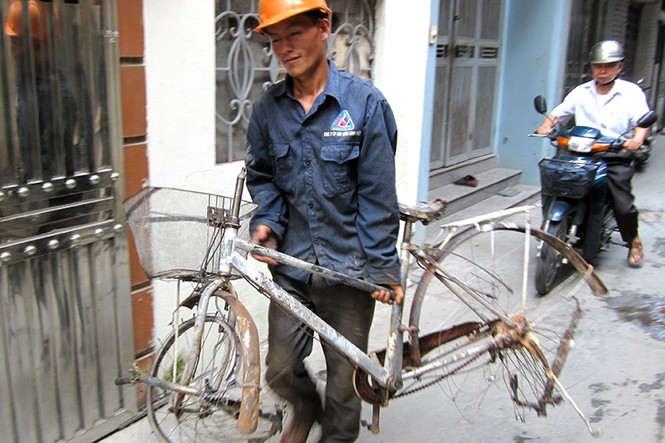 Khu lán công nhân tan hoang sau 1 giờ chìm trong lửa đỏ - ảnh 9