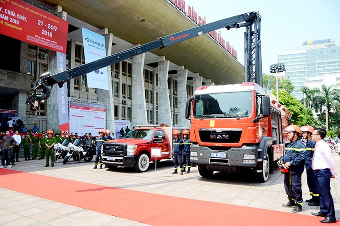 Lóa mắt với những trang thiết bị phòng cháy, chữa cháy - ảnh 1