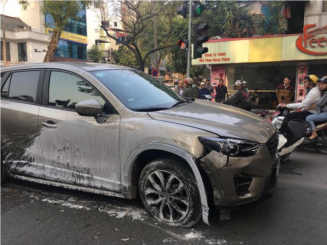 Hà Nội: Mazda CX5 gây tai nạn liên hoàn trên phố Phan Bội Châu - ảnh 4