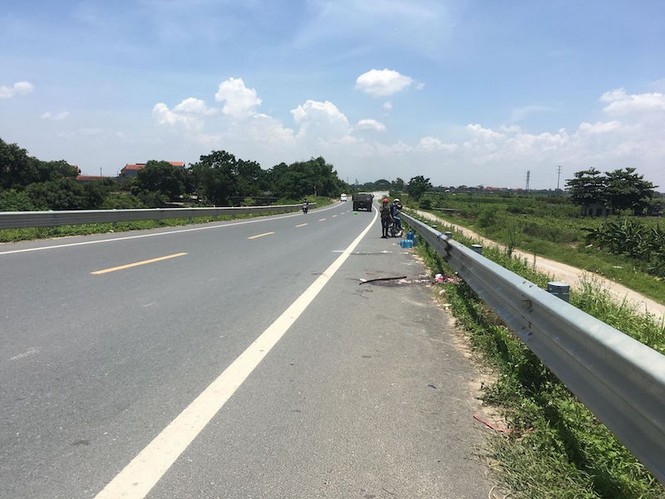 Hiện trường hai thiếu nữ tử vong thương tâm trên cầu - ảnh 5