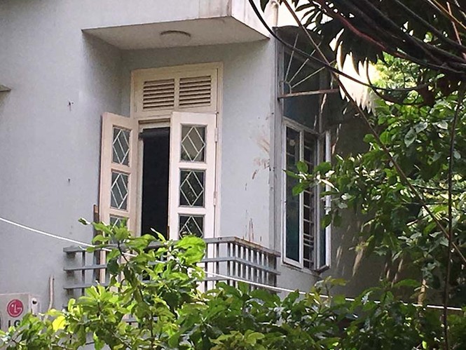 Người dân bàng hoàng kể giây phút con đâm bố vợ cũ, đốt nhà - ảnh 2