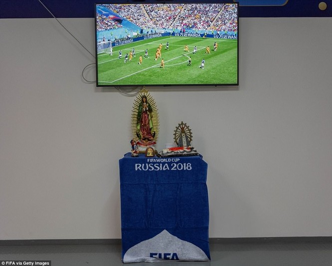 Bí mật trong phòng thay đồ của các ngôi sao World Cup - ảnh 2