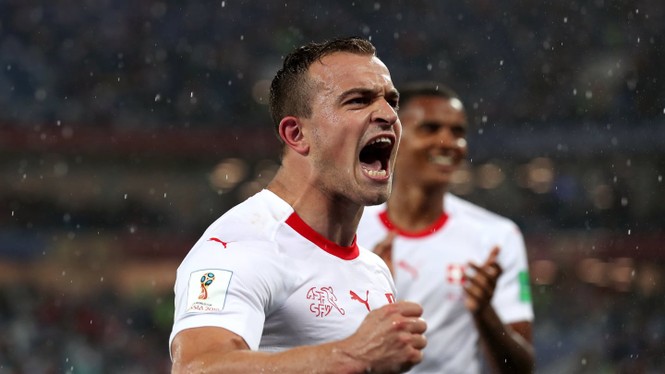 'Messi Thụy Sĩ' rực sáng với 'bàn thắng vàng' hạ Serbia - ảnh 13