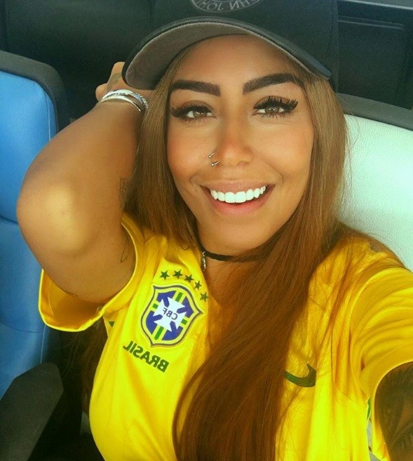 Em gái Neymar ngất khi thấy anh trai ghi bàn ở World Cup - ảnh 8