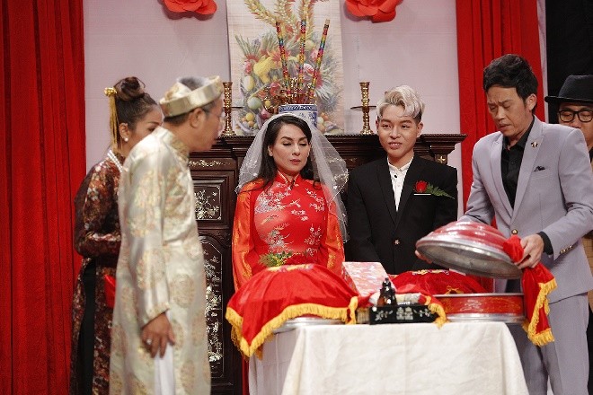 Mẹ danh hài Hoài Linh gọi Phi Nhung là 'con dâu' - ảnh 1