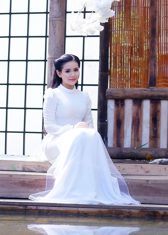 Phi Nhung dẫn con gái nuôi đi hát phòng trà - ảnh 2