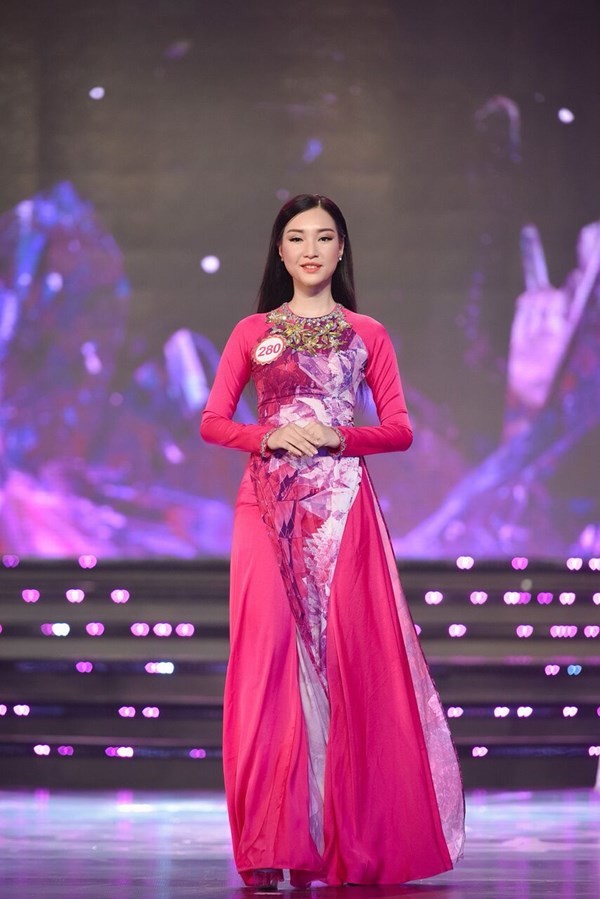 lê trần ngọc trân - ảnh 1