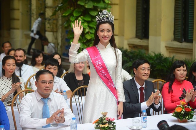 Chủ tịch nước đánh trống khai giảng năm học mới - ảnh 24