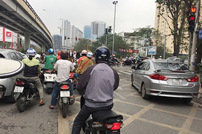 Ngán ngẩm kiểu tham gia giao thông 'phớt lờ' biển cấm - ảnh 5