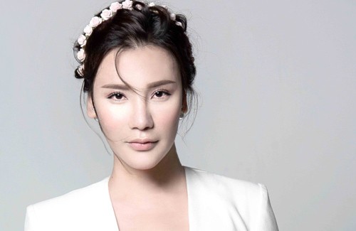 'Soi' nhan sắc Hồ Quỳnh Hương thuở mới bước chân vào showbiz - ảnh 8