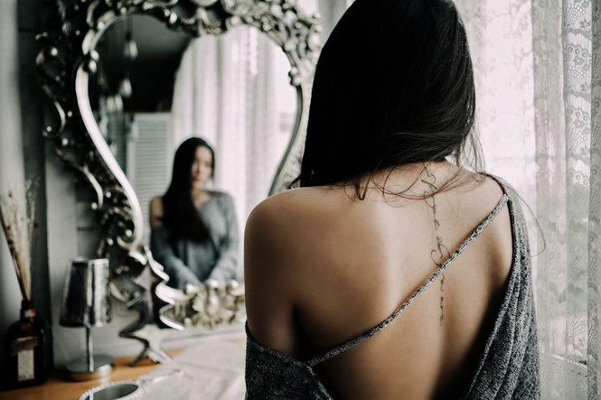 Bí ẩn 7 hình xăm trên người Lý Phương Châu - vợ cũ Lâm Vinh Hải - ảnh 1