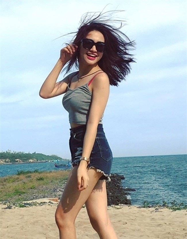 Những lần 'khoe thân' hiếm hoi của Hoà Minzy với bikini - ảnh 6