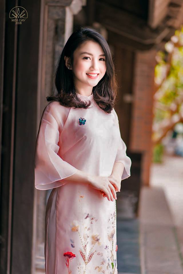 Cận cảnh nhan sắc tân Hoa khôi Học viện Ngoại Giao 2018 - ảnh 10