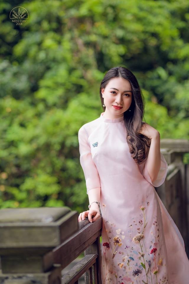 Cận cảnh nhan sắc tân Hoa khôi Học viện Ngoại Giao 2018 - ảnh 6