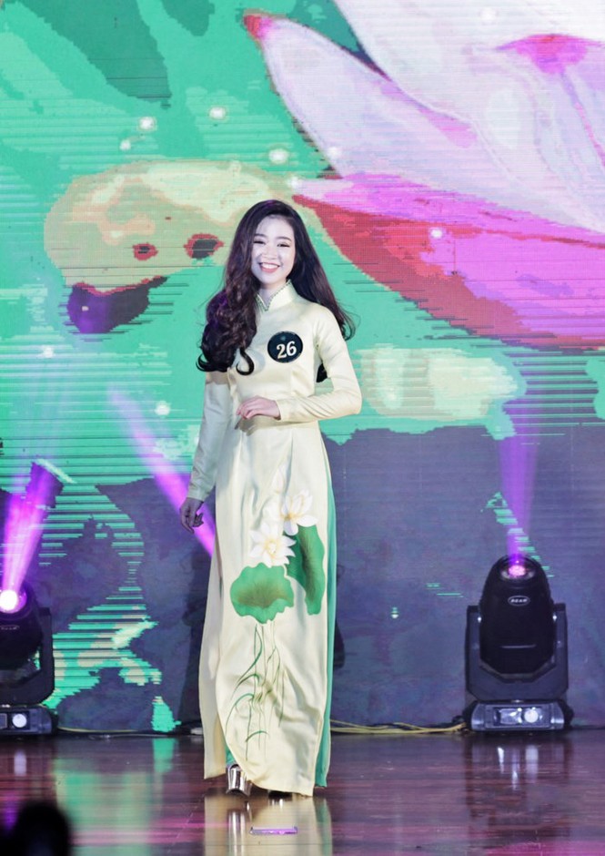 Cận cảnh nhan sắc tân Hoa khôi Học viện Ngoại Giao 2018 - ảnh 3