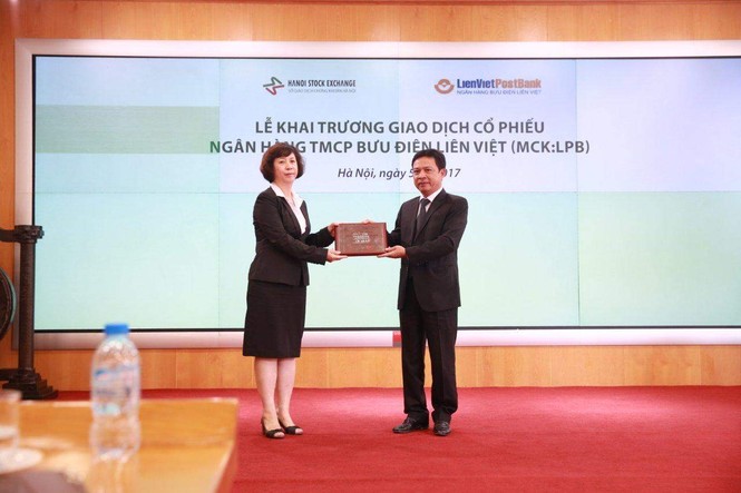 Hơn 640 triệu cổ phiếu LienVietPostBank chính thức lên sàn UPCoM - ảnh 1