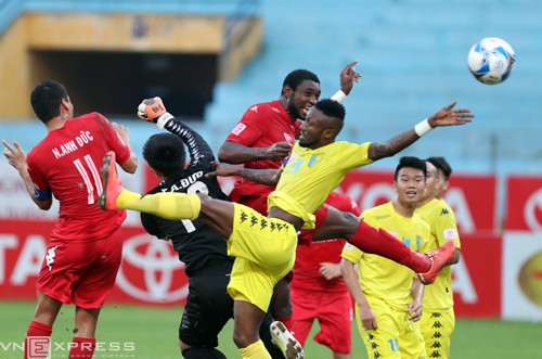 Đương kim á quân V-League chìm ở cuối bảng - ảnh 1