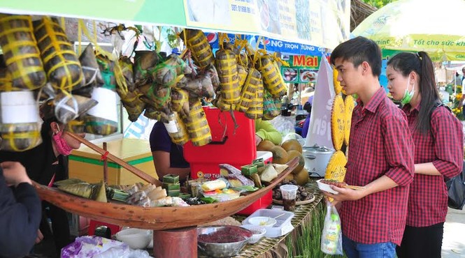 Đông nghẹt người tham quan hội bánh dân gian Nam bộ - ảnh 2