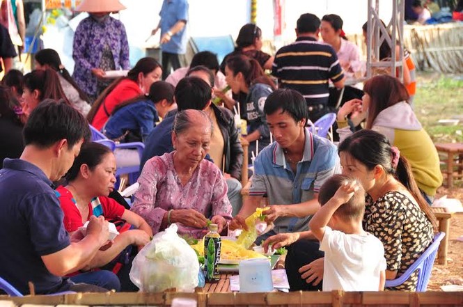 Đông nghẹt người tham quan hội bánh dân gian Nam bộ - ảnh 9