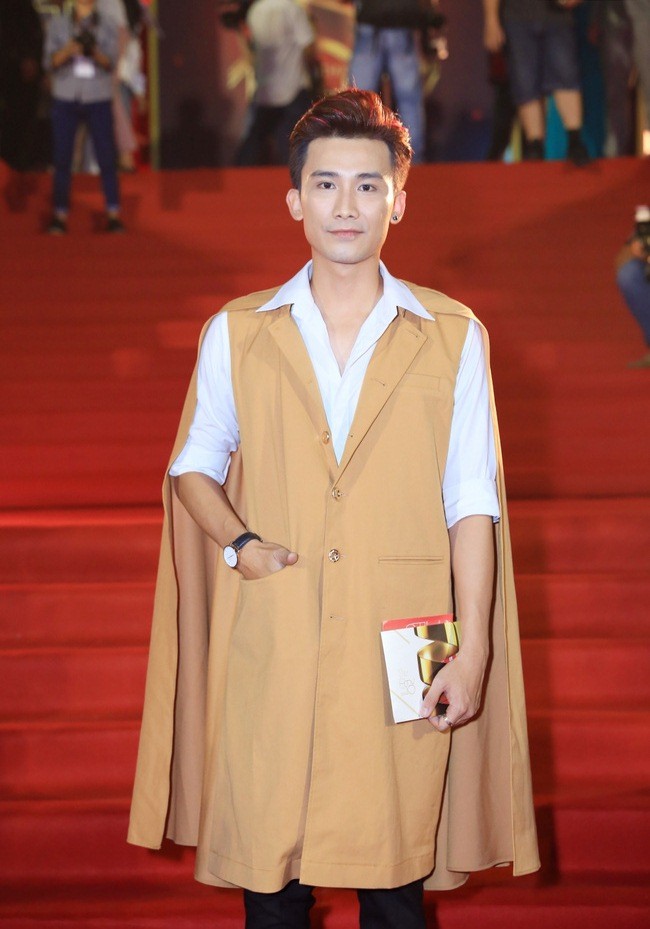 Dàn sao Việt lộng lẫy trên thảm đỏ HTV Awards - ảnh 15