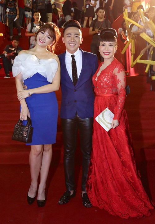 Dàn sao Việt lộng lẫy trên thảm đỏ HTV Awards - ảnh 2