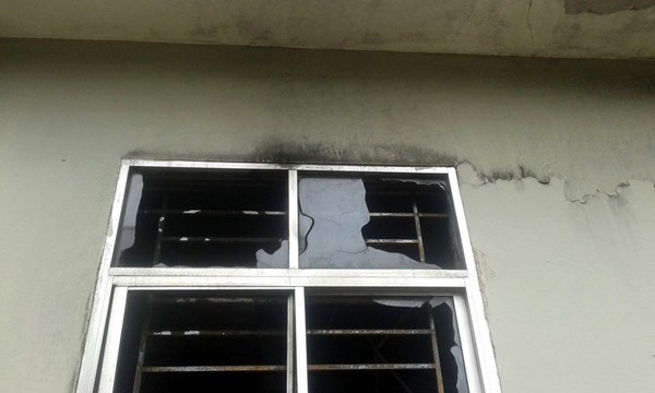 Cháy lớn thiêu rụi nhiều xe máy tại khu chung cư Linh Đàm - ảnh 6