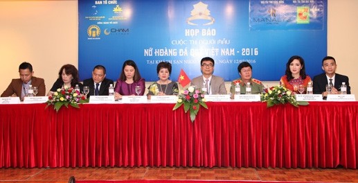 Bất ngờ với tiêu chí cuộc thi “Người mẫu - Nữ hoàng đá quý” - ảnh 1