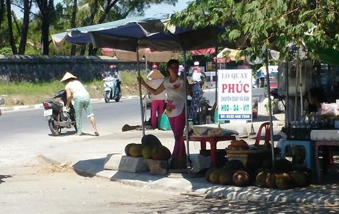 Coi hành lang an toàn đường bộ như... đất mặt tiền - ảnh 3