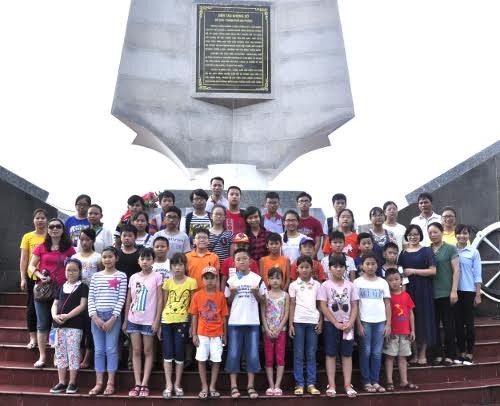 Khen thưởng “Những tấm gương học trò giỏi”, năm học 2015 - 2016 - ảnh 2