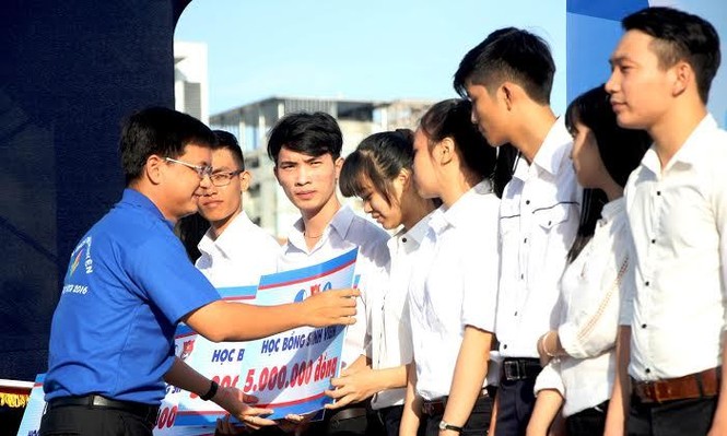 Thêm 11 tỷ đồng hỗ trợ học sinh sinh viên - ảnh 1