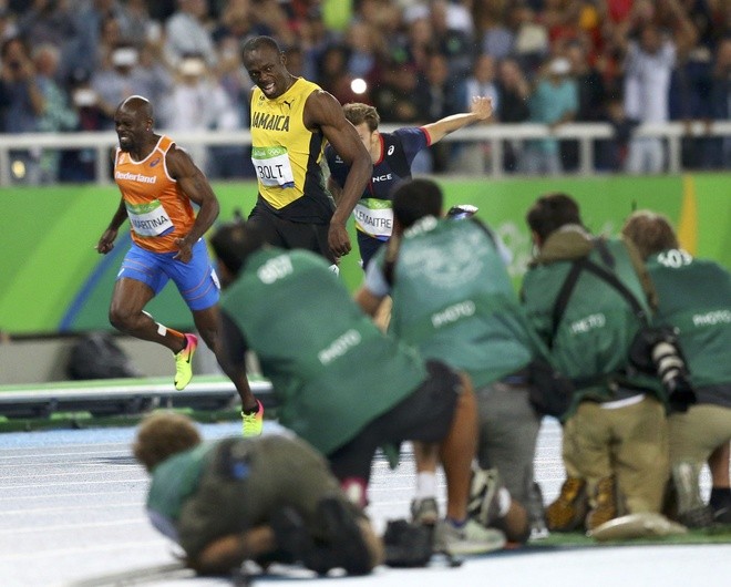 Usain Bolt được nữ CĐV cầu hôn sau khi giành HCV - ảnh 2