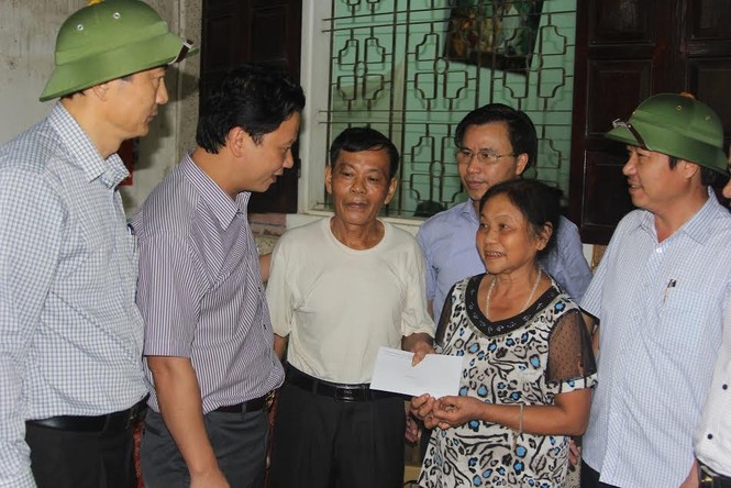 Khẩn trương 'giải cứu' tiểu thương sau vụ cháy chợ Hương Khê - ảnh 1