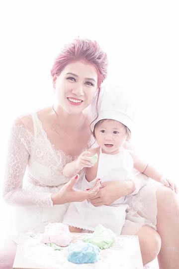 Thảo Vân thân mật chụp ảnh với con gái của Công Lý - ảnh 3