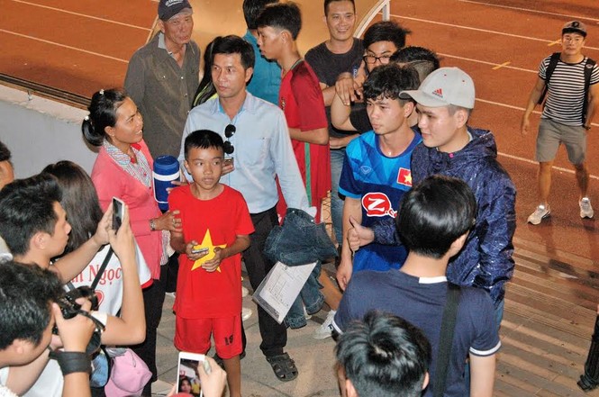 Công Phượng lao vào tập luyện để quên sầu - ảnh 8