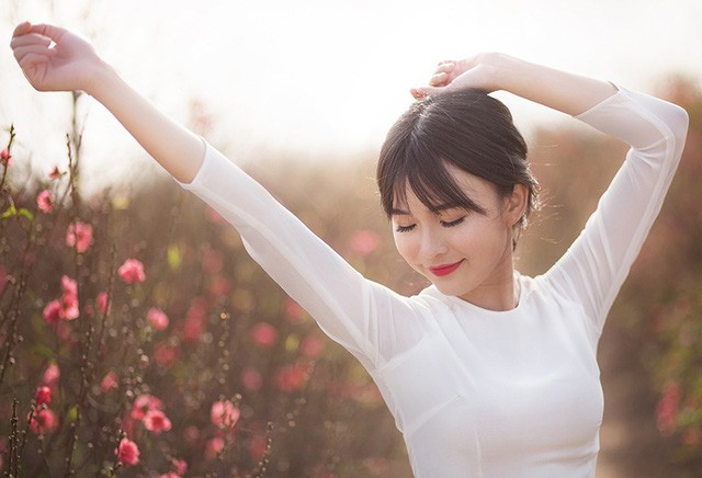 Nữ sinh Bưu chính làm duyên với hoa đào Nhật Tân - ảnh 7