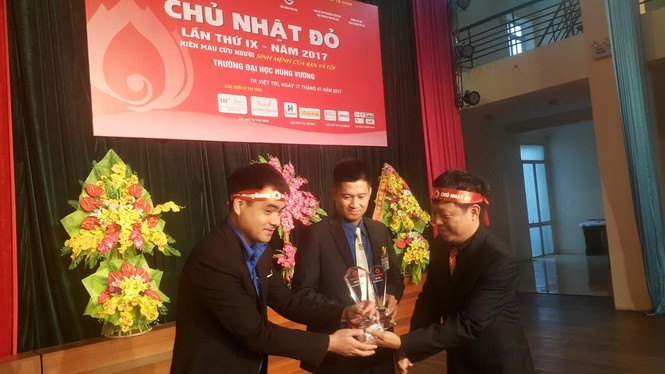 Náo nhiệt Chủ Nhật Đỏ trên Đất Tổ - ảnh 1