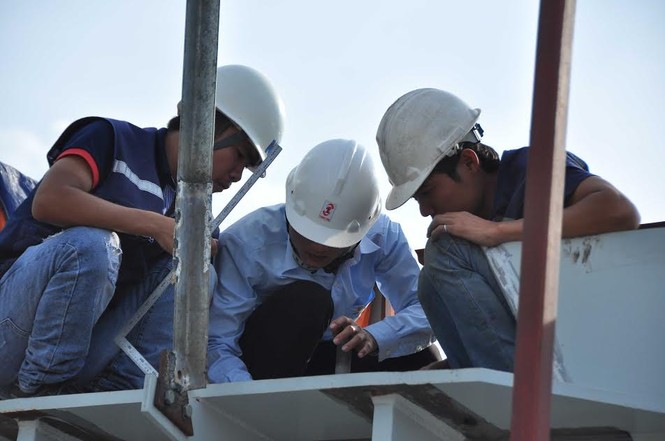 Công nhân xây dựng Cầu Vàm Cống làm việc xuyên Tết - ảnh 12