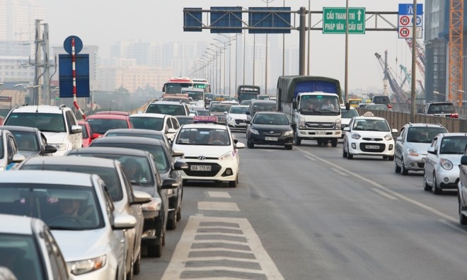 Đường vành đai Hà Nội ùn tắc 'nghẹt thở' ngày mùng 4 Tết - ảnh 4