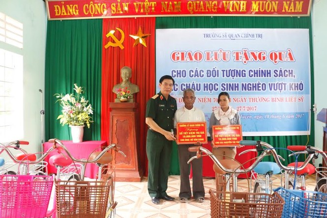 Hành trình đến với những Địa chỉ đỏ - ảnh 8