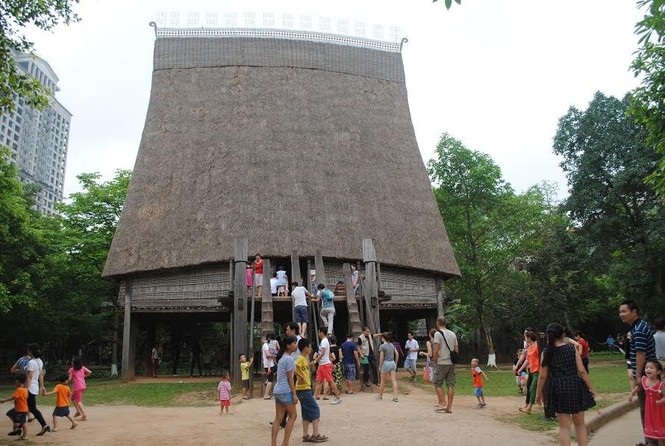 Bảo tàng Dân tộc học Việt Nam là điểm tham quan du lịch hàng đầu - ảnh 2