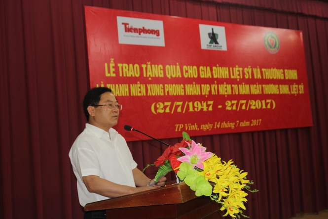 Trao 100 triệu đồng cho gia đình liệt sỹ, thương binh tại Nghệ An - ảnh 1