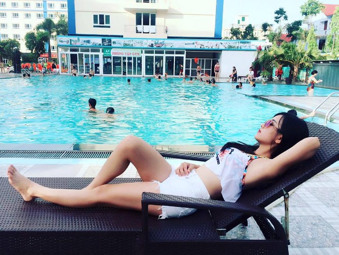 Cận cảnh nhan sắc cô giáo tiểu học đang gây ‘bão’ mạng - ảnh 7