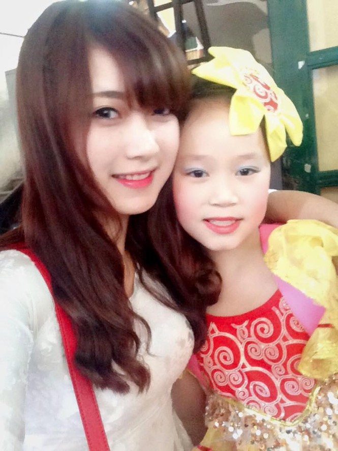 Cận cảnh nhan sắc cô giáo tiểu học đang gây ‘bão’ mạng - ảnh 12