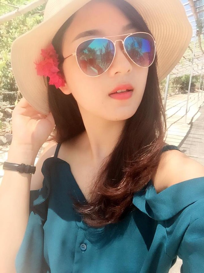Cận cảnh nhan sắc cô giáo tiểu học đang gây ‘bão’ mạng - ảnh 3