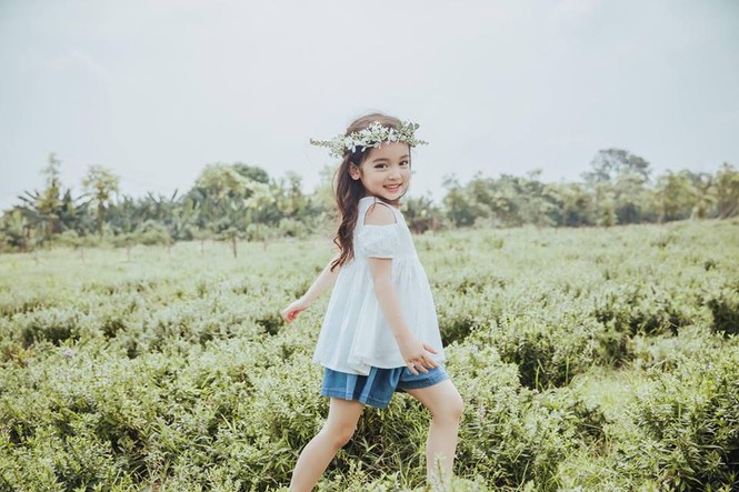 Diễn viên nhí ‘Ngược chiều nước mắt’ đẹp như thiên thần - ảnh 1