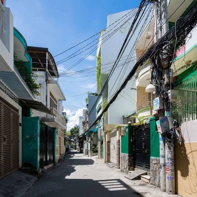 Ngôi nhà dành cho nhiều thế hệ trong hẻm Sài Gòn trên báo Mỹ - ảnh 1