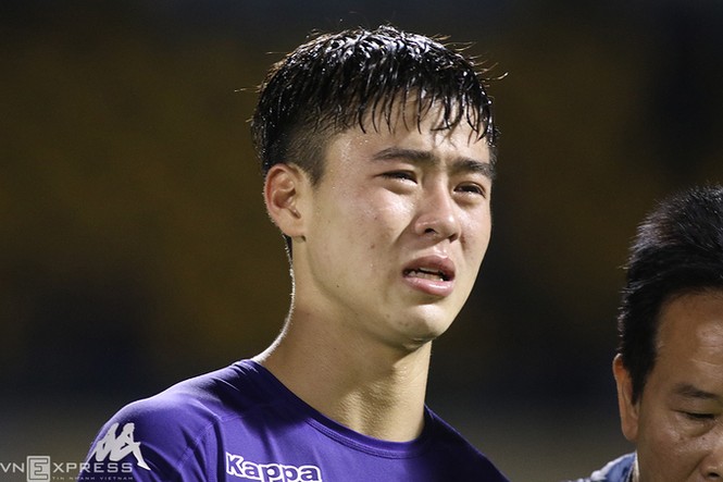 Cầu thủ Hà Nội khóc nức nở khi tuột chức vô địch V-League - ảnh 10