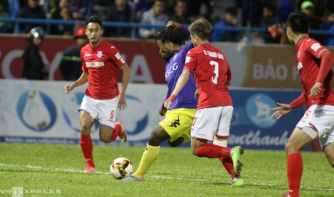 Cầu thủ Hà Nội khóc nức nở khi tuột chức vô địch V-League - ảnh 2