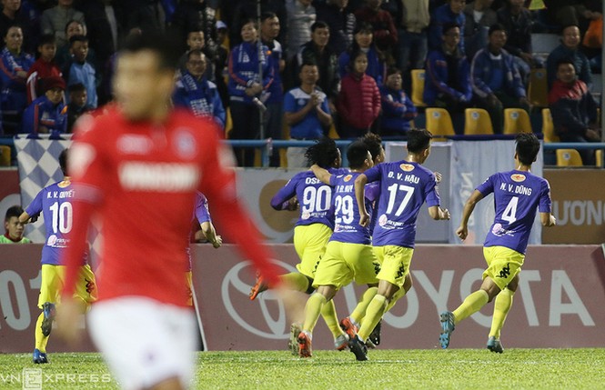 Cầu thủ Hà Nội khóc nức nở khi tuột chức vô địch V-League - ảnh 3